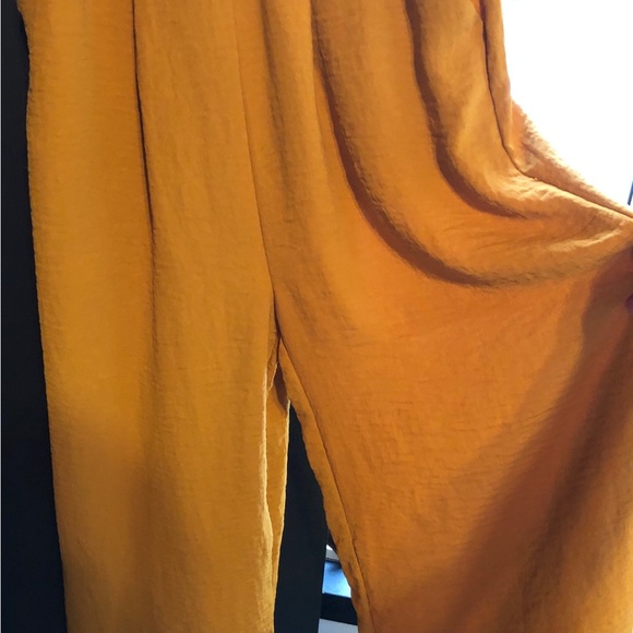 EUC Women’s DEX Gold/Mustard Jumpsuit - Picture 4 of 10